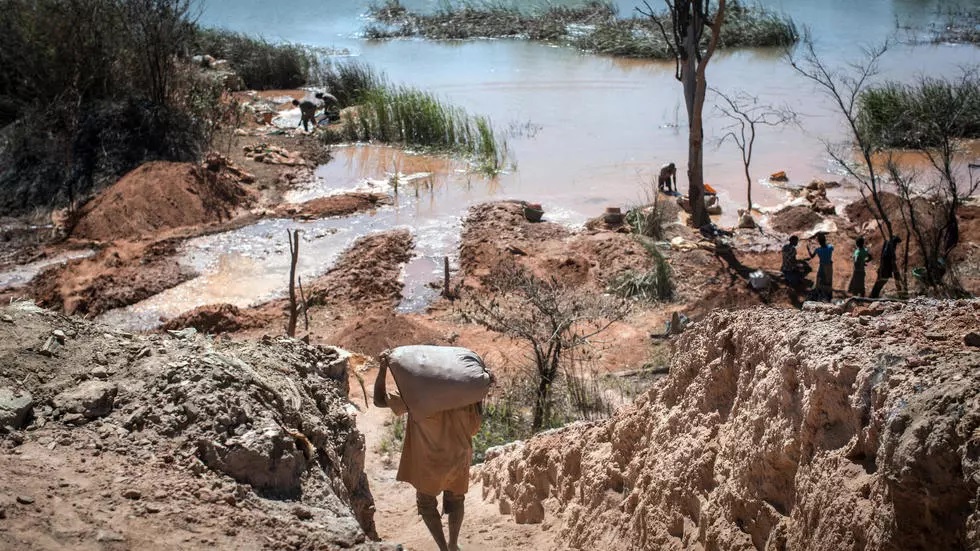 RDC-Katanga/Mines: Les autorités face à une impasse avec les creuseurs artisanaux et la menace John Numbi
