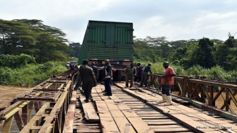 RDC-Kwilu : l’effondrement du pont Bemu cause l’arrêt du trafic sur plusieurs axes